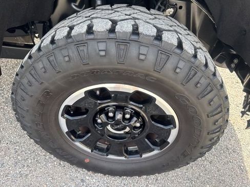 Used 2025 Ford F250 Platinum w/ Tremor Off-Road Package image 45