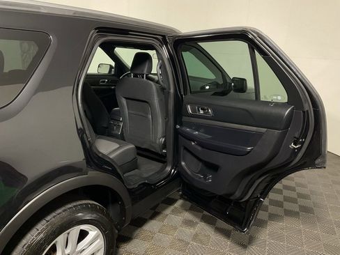 Used 2018 Ford Explorer XLT AWD/4WD image 34