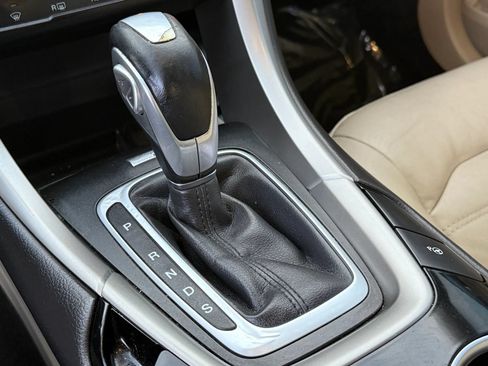 Used 2013 Ford Fusion SE FWD image 27