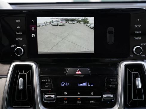 Used 2022 Kia Sorento EX w/ Panoramic Sunroof Package FWD image 14