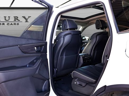 Used 2023 Acura MDX SH-AWD w/ Advance Package image 39