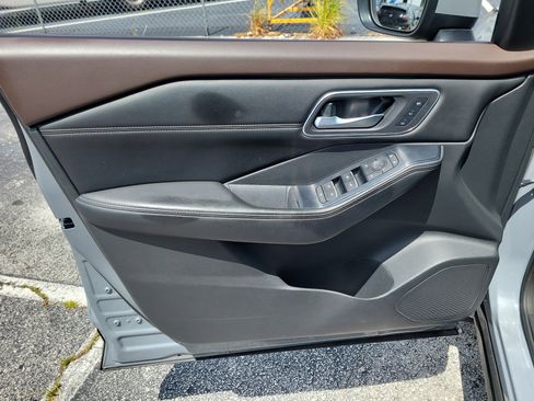 Certified 2021 Nissan Rogue SL w/ Premium Package FWD image 10