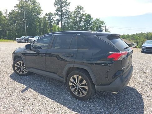 Used 2019 Toyota RAV4 XLE Premium FWD image 5