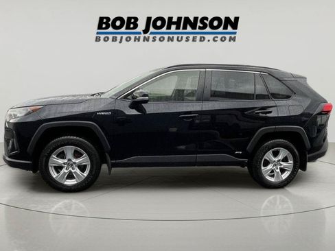 Used 2019 Toyota RAV4 LE AWD/4WD image 6