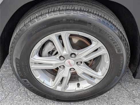 Used 2024 GMC Terrain SLE FWD image 10