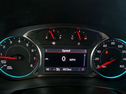 Used 2023 Chevrolet Traverse LT FWD image 31
