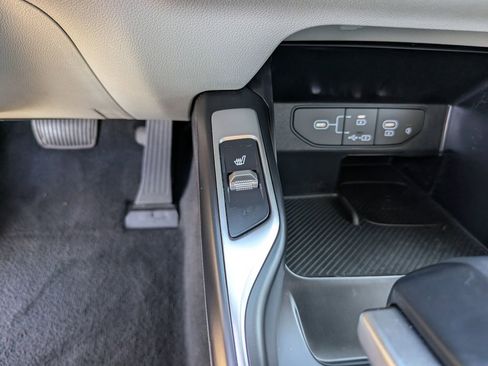 Certified 2025 Kia Sorento EX w/ Panoramic Sunroof Package FWD image 28