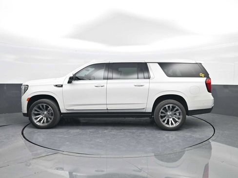 Used 2023 GMC Yukon XL Denali w/ Denali Reserve Package image 5