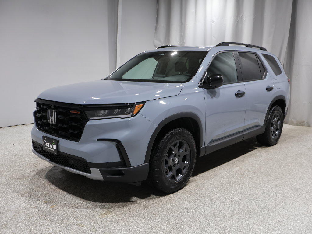 Used 2025 Honda Pilot TrailSport image 5