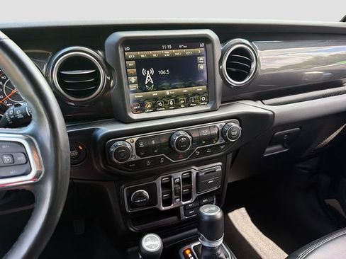 Used 2022 Jeep Wrangler Unlimited Sahara AWD/4WD image 26