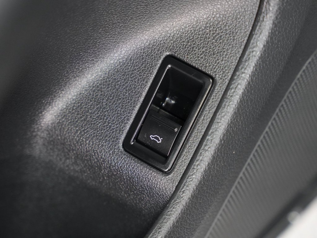 Used 2017 Volkswagen Jetta SE FWD image 39
