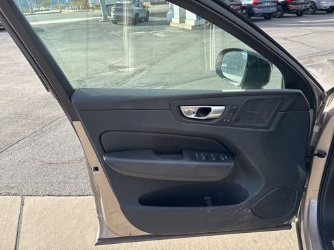Certified 2024 Volvo XC60 B5 Plus w/ Protection Package Premier image 15