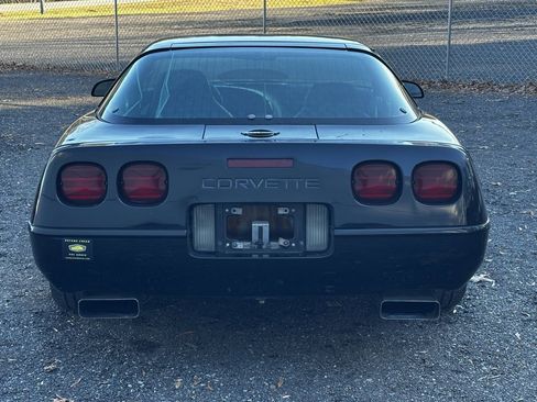 Used 1996 Chevrolet Corvette Coupe image 5