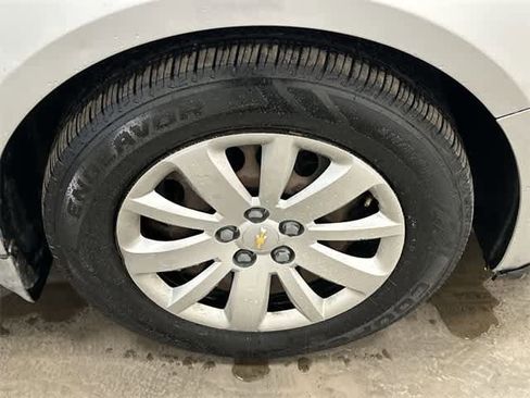 Used 2011 Chevrolet Cruze LT image 4