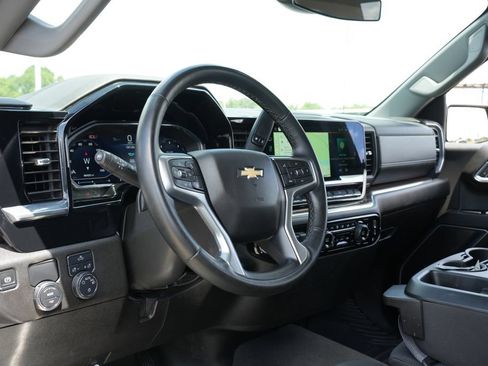Used 2025 Chevrolet Silverado 1500 LT RWD image 15