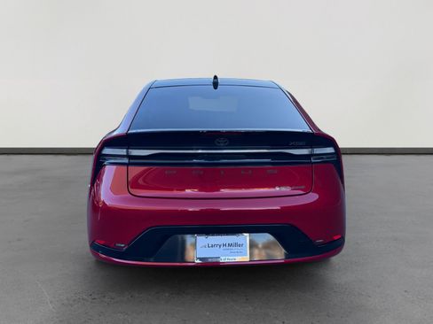 Used 2024 Toyota Prius Prime Premium image 4