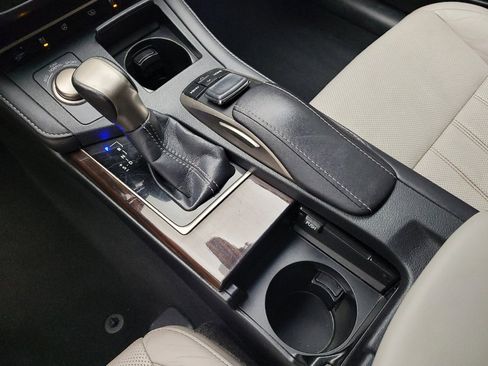 Used 2016 Lexus ES 350 w/ Luxury Package w/Wood Trim FWD image 26
