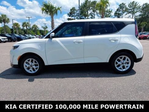 Certified 2025 Kia Soul LX w/ LX Technology Package FWD image 8