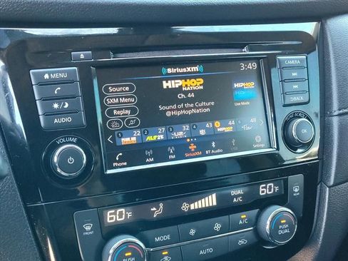 Used 2020 Nissan Rogue SV FWD image 17