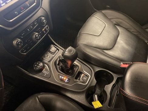 Used 2021 Jeep Cherokee Trailhawk w/ Sun, Sound & Nav Group image 17