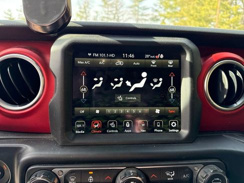 Used 2022 Jeep Wrangler Unlimited Rubicon w/ Xtreme Recon 35" Tire Package image 21