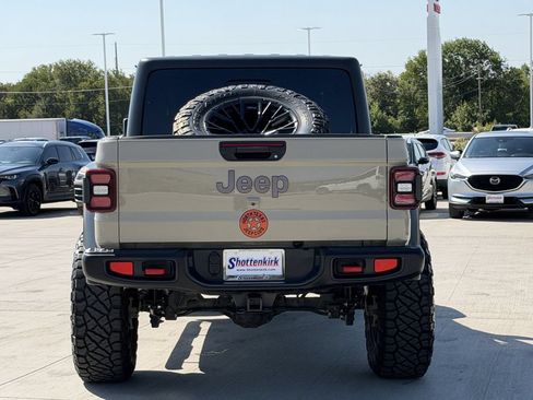 Used 2020 Jeep Gladiator Rubicon AWD/4WD image 5