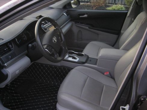 Used 2012 Toyota Camry LE image 12