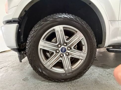 Used 2018 Ford F150 XLT w/ Equipment Group 302A Luxury AWD/4WD image 11