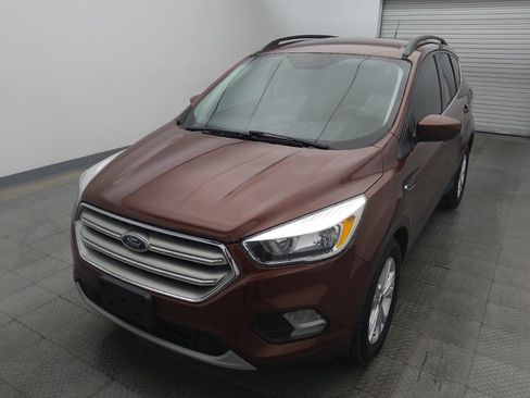 Used 2018 Ford Escape SE FWD image 15