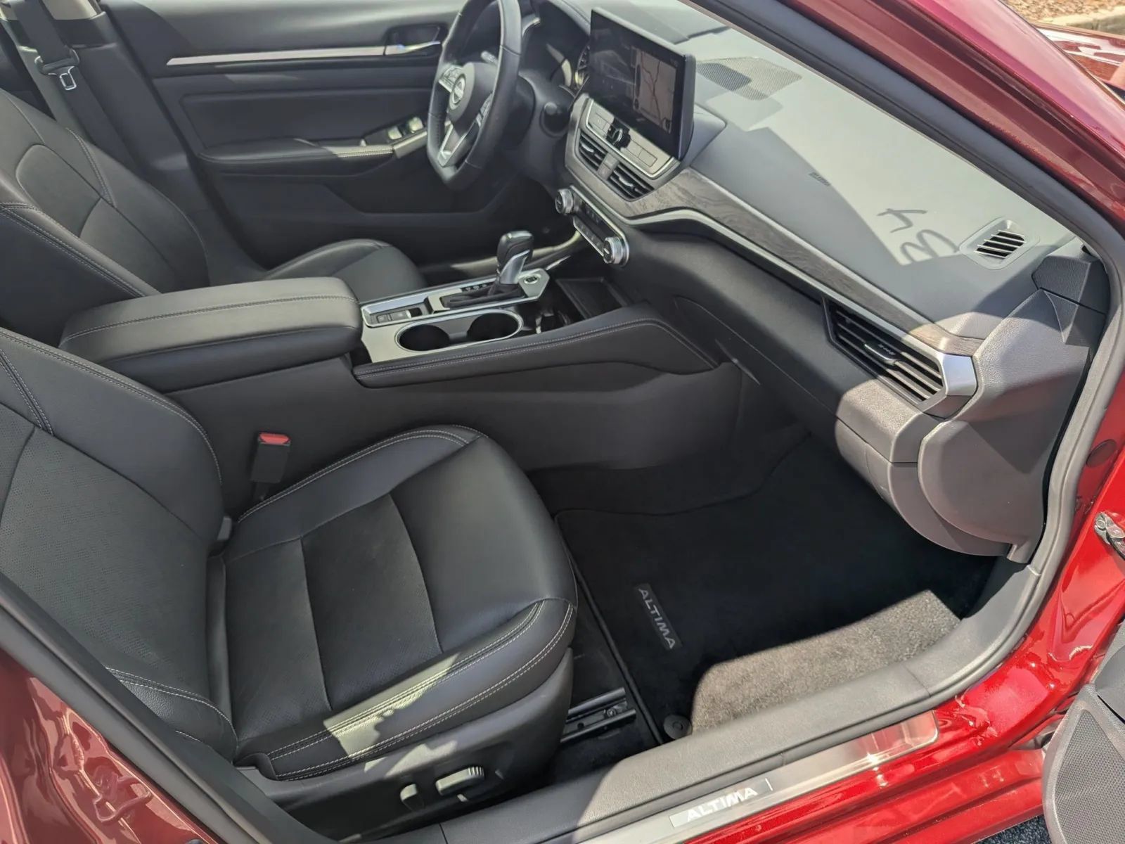 Certified 2024 Nissan Altima 2.5 SL FWD image 12