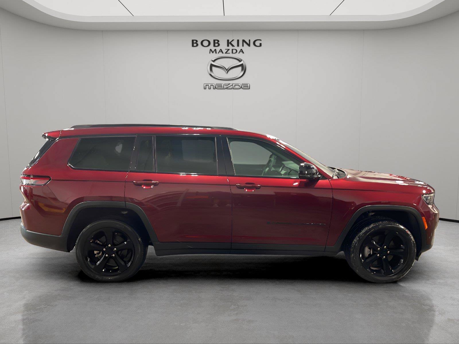 Used 2024 Jeep Grand Cherokee L Altitude AWD/4WD image 6