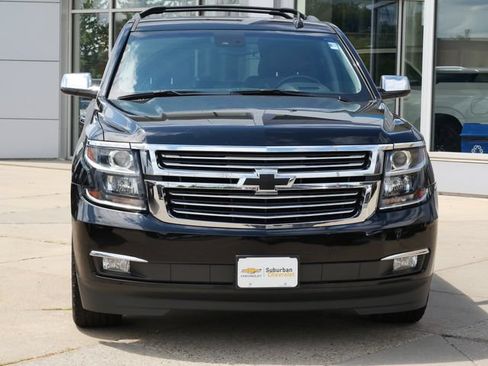 Used 2020 Chevrolet Suburban Premier w/ Premier Plus Edition AWD/4WD image 2
