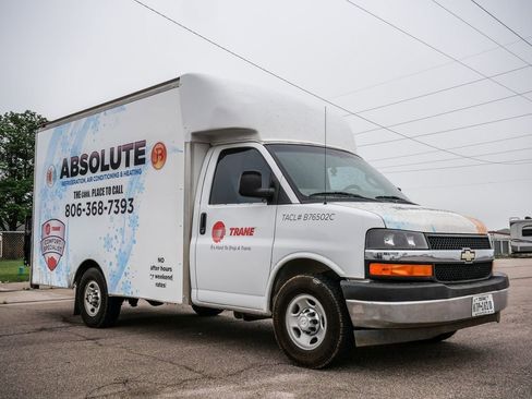 Used 2017 Chevrolet Express 3500 RWD image 25