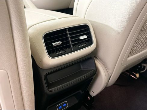 Used 2024 Mercedes-Benz GLE 350 4MATIC image 26