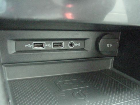 Used 2020 Volkswagen Tiguan SEL w/ 3rd Row Seat Package image 22