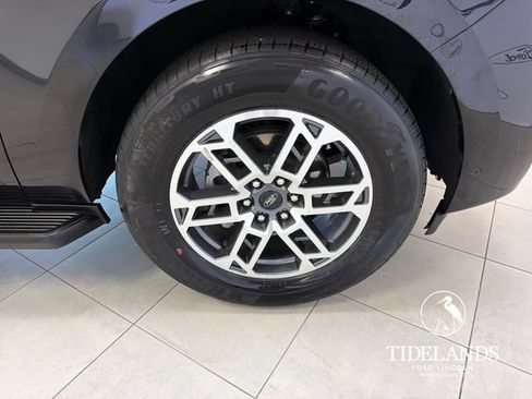 Certified 2025 Ford Expedition Active RWD image 34