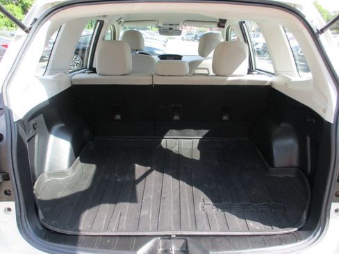Used 2017 Subaru Forester 2.5i w/ Alloy Wheel Package AWD/4WD image 7