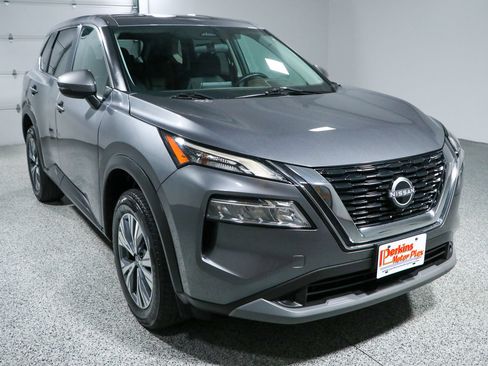 Used 2022 Nissan Rogue SV FWD image 5
