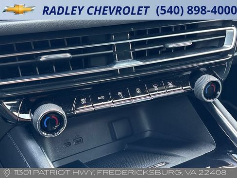 Used 2025 Chevrolet Traverse High Country w/ LPO, Floor Liner Package AWD/4WD image 11