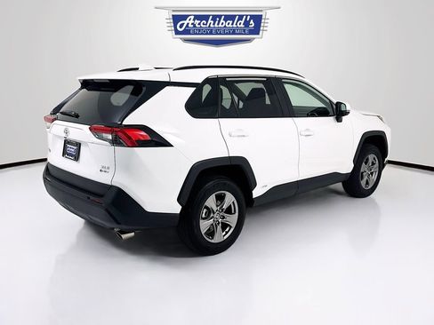 Used 2025 Toyota RAV4 XLE image 7