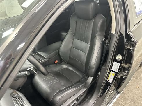 Used 2018 Honda Accord Touring image 13