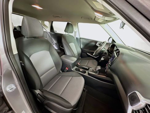 Used 2025 Kia Soul LX w/ LX Technology Package image 29