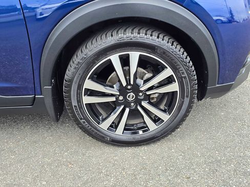 Used 2020 Nissan Kicks SV image 9