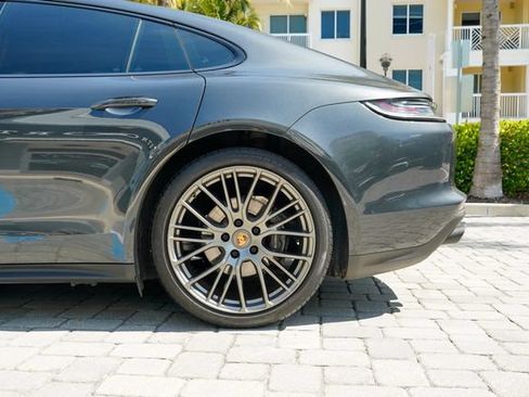 Used 2023 Porsche Panamera 4 Platinum Edition AWD/4WD image 16