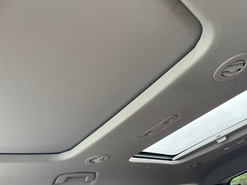 Used 2019 Chevrolet Traverse High Country AWD/4WD image 22