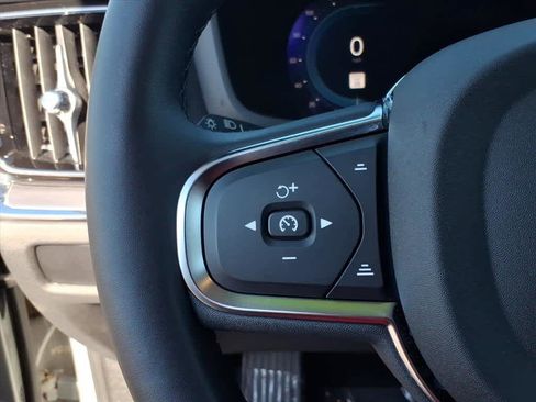 Used 2025 Volvo S60 B5 Core image 35