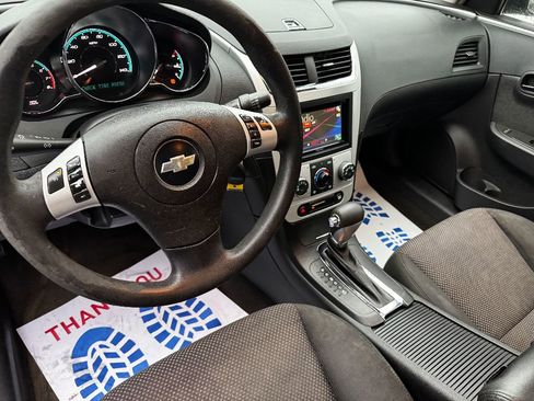 Used 2009 Chevrolet Malibu LS image 16