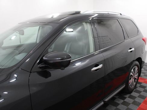 Used 2019 Nissan Pathfinder SL AWD/4WD image 7