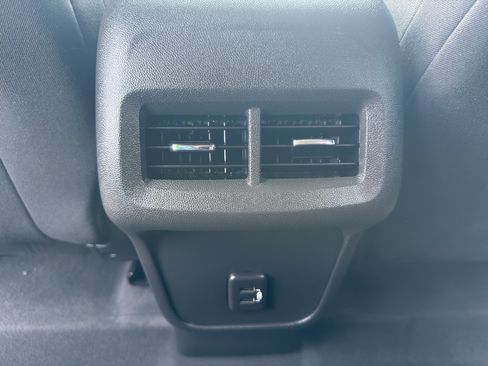 Certified 2023 Chevrolet Equinox LT AWD/4WD image 31