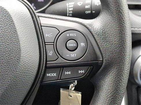 Certified 2022 Toyota RAV4 LE image 21